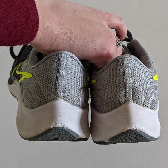 Nike Boys Air Zoom Pegasus 38 Size 7Y CZ4178-005 Black Gray Running Shoes - Picture 9 of 11